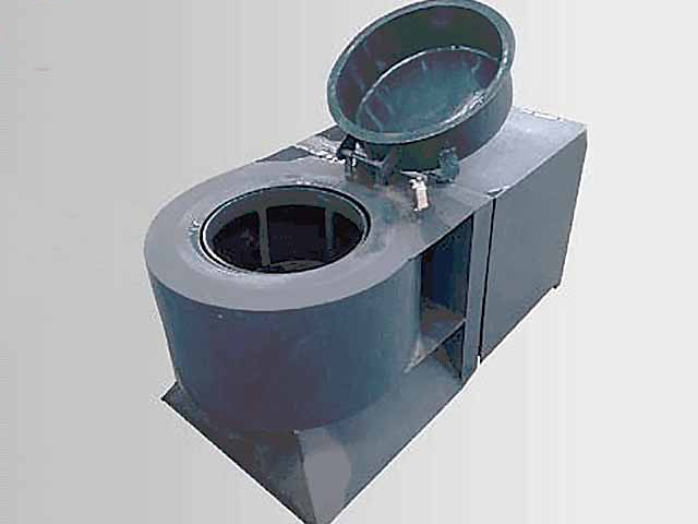 Intelligent zinc throwing machine